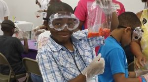 2014Workshp-strawberries and 5grade student